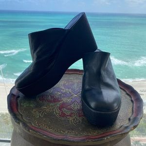 Robert Clergerie Paris Black Lambskin Mules Size 9